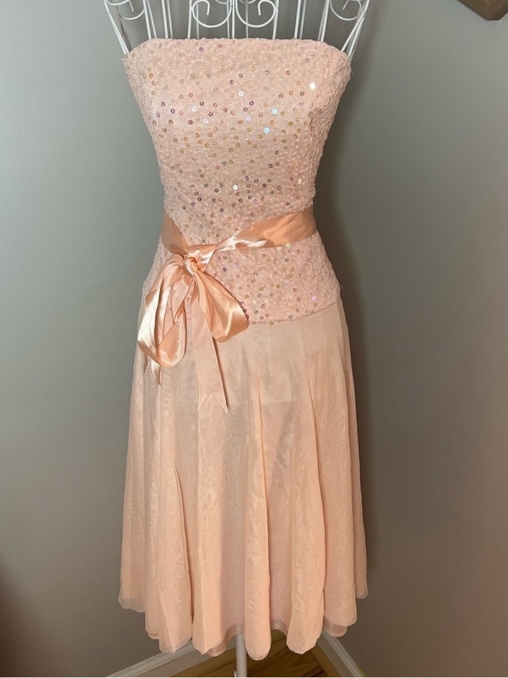 CACHE VINTAGE Strapless Pink Sequin Chiffon Evening Dress